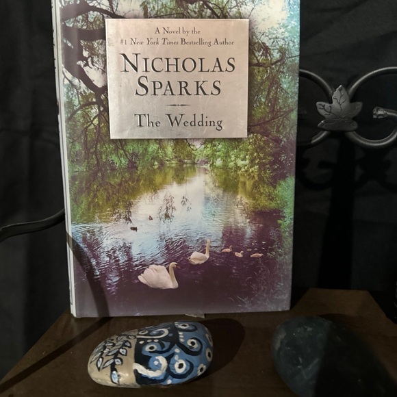 Books - Picture 2 of 4